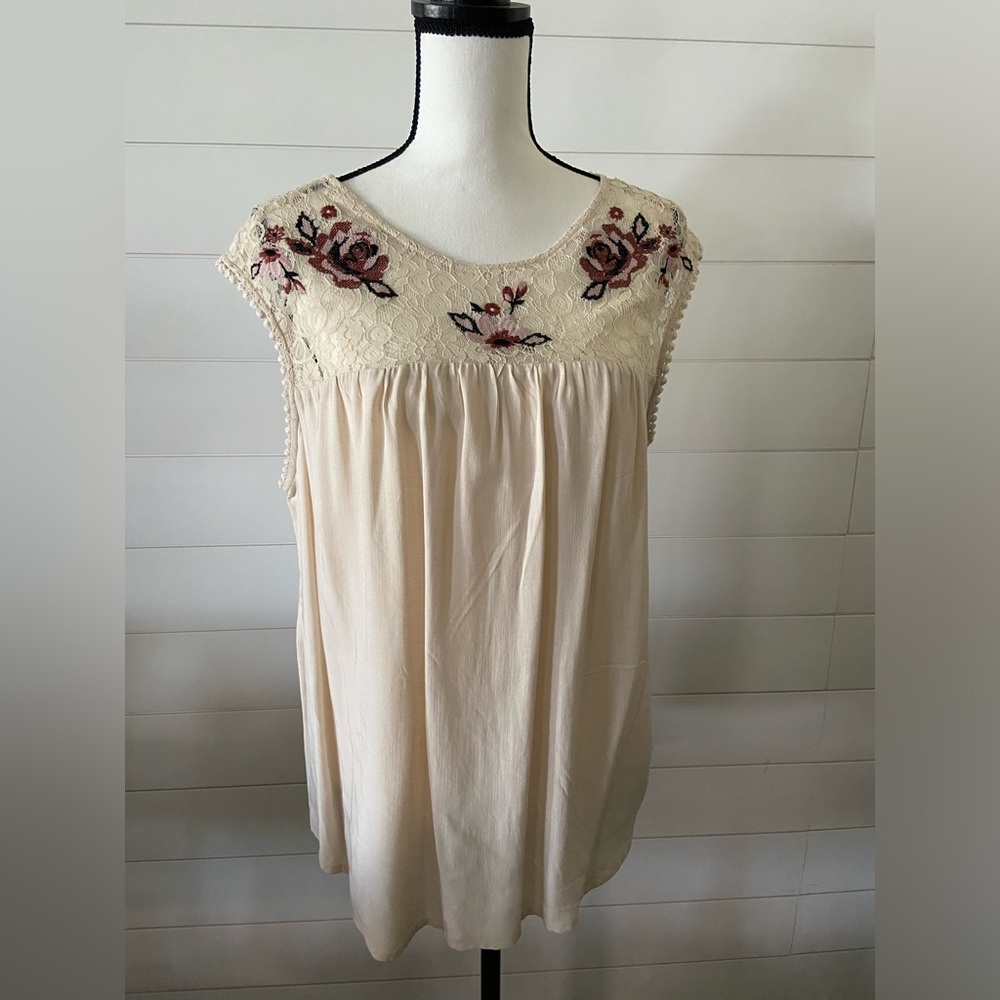 NWT Rose Knox Embroidered Tank Top